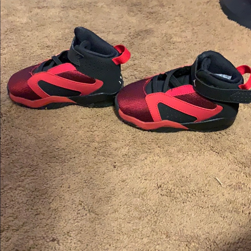 Sneakers - Picture 2 of 4